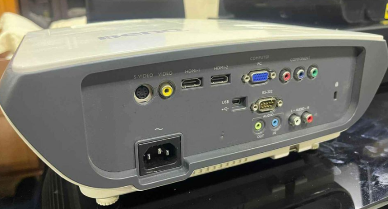 BenQ W700 projector for sale