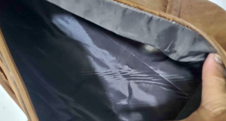 Pure cow leather made Duffle bag big size For Sale