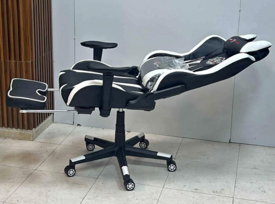 Gaming chair White black with footrest for sale