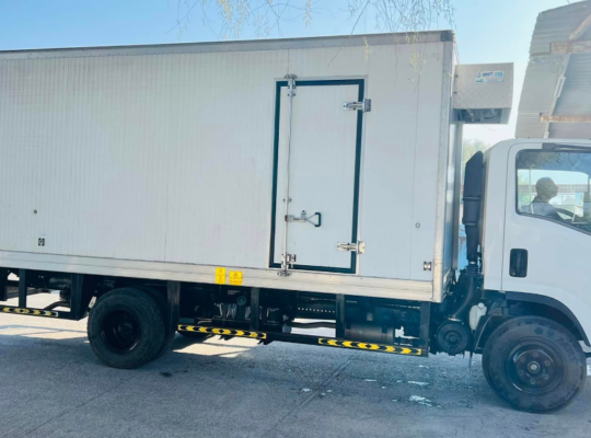 Isuzu NPR 16 Feet Chiller 3 Ton Gcc For Sale