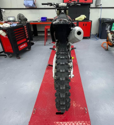 Kawasaki KX 450 2023 In excellent condition for sa