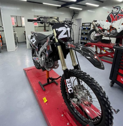 Kawasaki KX 450 2023 In excellent condition for sa