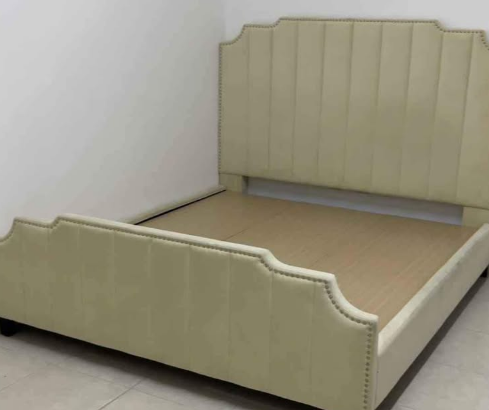 Kind size bed like new condition for sale