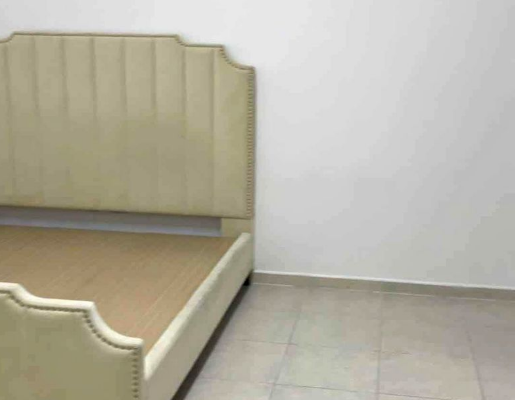 Kind size bed like new condition for sale