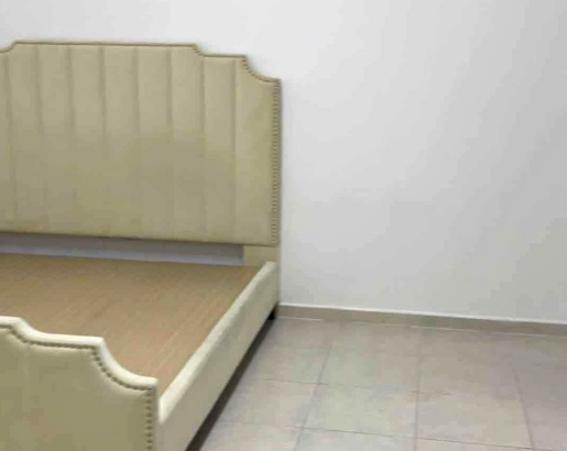 Kind size bed like new condition for sale