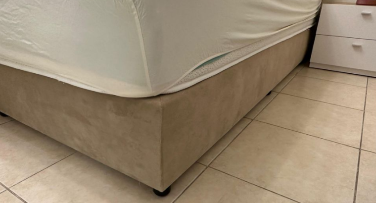 King Bed + Side Tables + Table Lamps For Sale