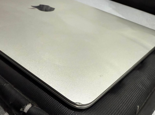 Macbook Air M1 2020 256 GB for sale