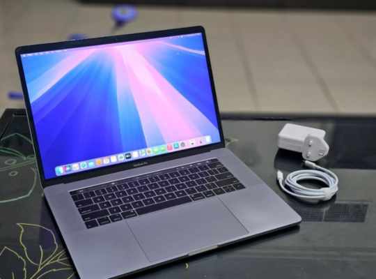 Macbook PRO 15 – Core i9 32gb ram For Sale