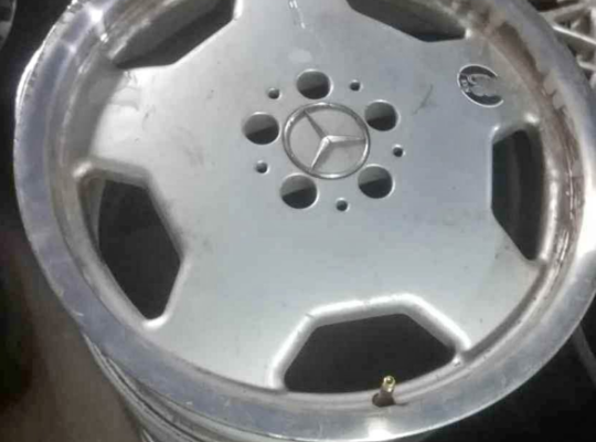 Mercedes-Benz 18inch original wheels for sale