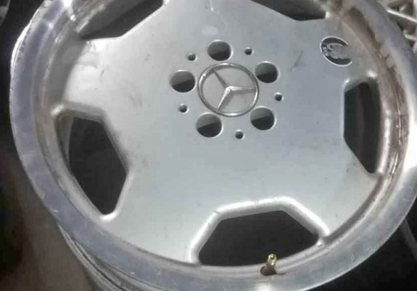 Mercedes-Benz 18inch original wheels for sale
