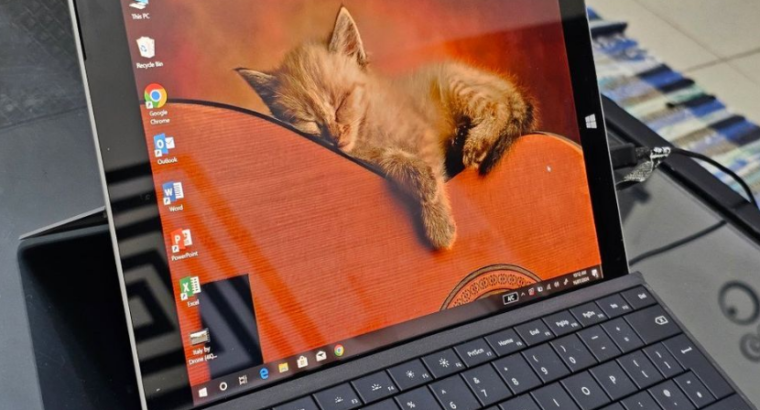 Microsoft Surface Go + Keyboard – Windows 10 with