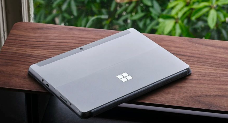 Microsoft Surface Go + Keyboard – Windows 10 with