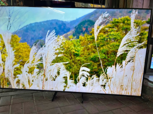 Samsung 65 inch smart 4K tv for sale