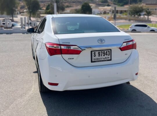 Toyota Corolla SE+ 2.0 full option 2016 Gcc