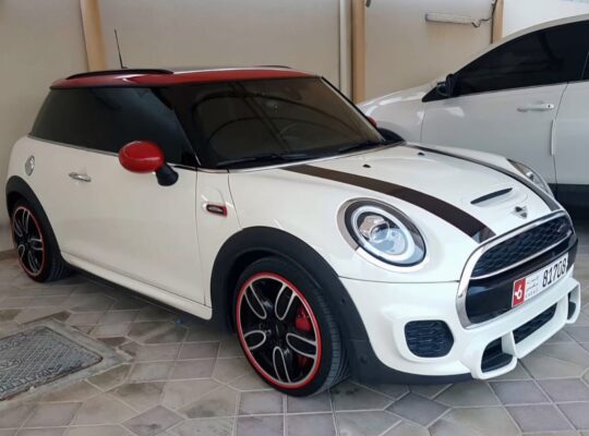 Mini Cooper S coupe JCW 2019 Gcc for sale