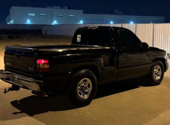 Gmc sierra coupe 2000 in good condition