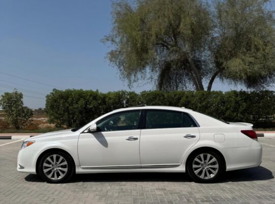 Toyota Avalon limited 2011 USA imported for sale