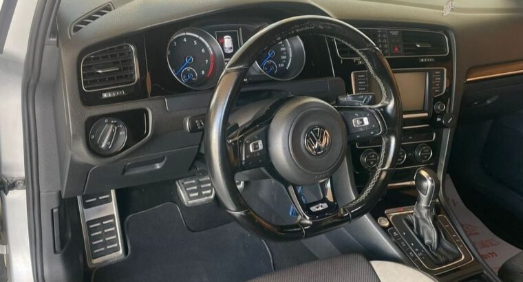 Volkswagen Golf R 2016 Gcc for sale
