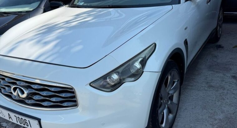 Infiniti FX50 full option 2009 Gcc for sale