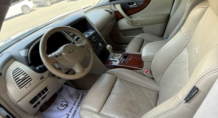 Infiniti FX50 full option 2009 Gcc for sale