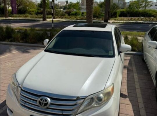 Toyota Avalon limited 2011 Gcc for sale