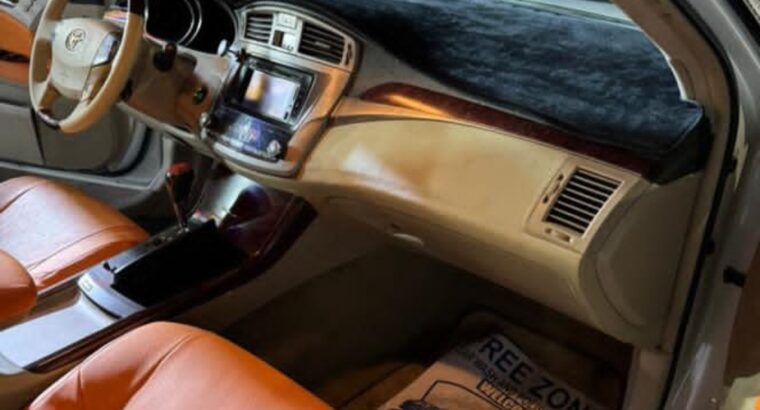 Toyota Avalon limited 2011 Gcc for sale
