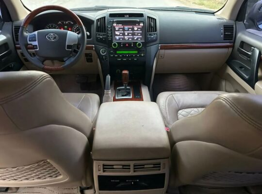 Toyota Land cruiser GXR 2015 full option Gcc