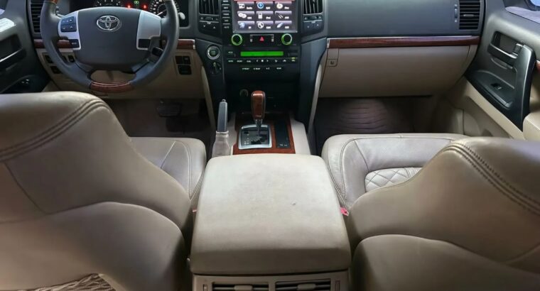 Toyota Land cruiser GXR 2015 full option Gcc