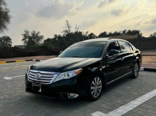 Toyota Avalon 2011 limited in good condition