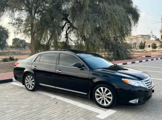 Toyota Avalon 2011 limited in good condition