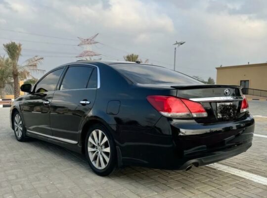 Toyota Avalon 2011 limited in good condition