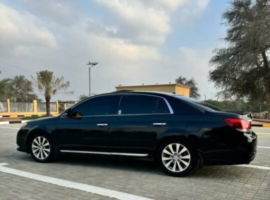 Toyota Avalon 2011 limited in good condition