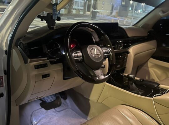 Lexus LX570 full option Gcc 2016 for sale