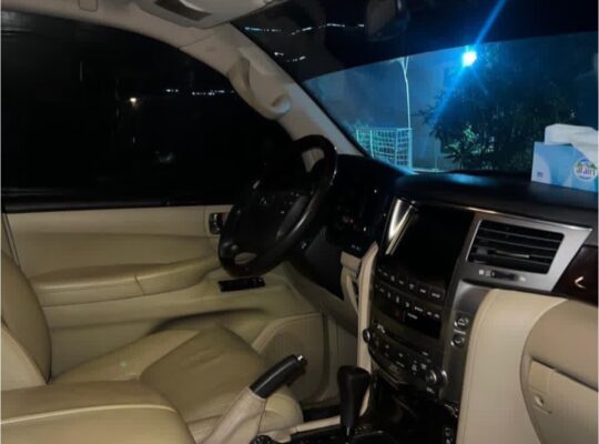 Lexus LX570 full option 2010 in good condition