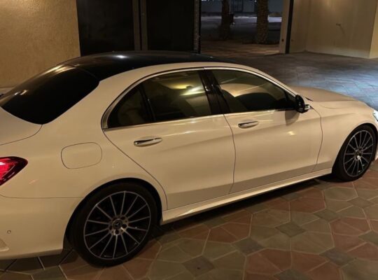 Mercedes C200 full option 2019 Gcc for sale