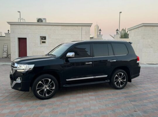 Toyota Land cruiser VXR 5.7 full option 2021 Gcc