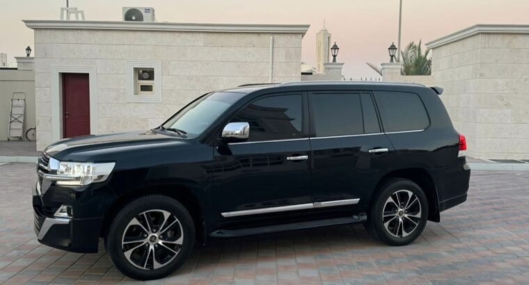 Toyota Land cruiser VXR 5.7 full option 2021 Gcc