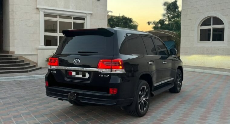 Toyota Land cruiser VXR 5.7 full option 2021 Gcc
