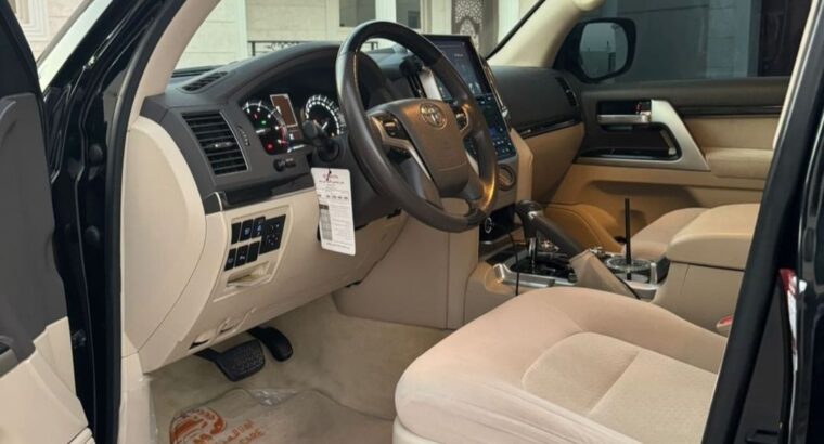 Toyota Land cruiser VXR 5.7 full option 2021 Gcc