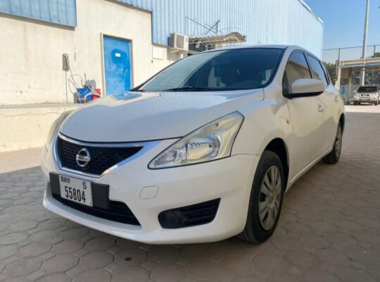 Nissan Tiida hatchback 2014 Gcc for sale