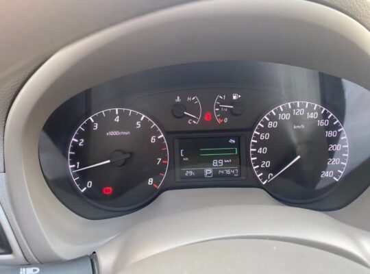 Nissan Tiida hatchback 2014 Gcc for sale