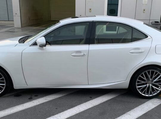 Lexus IS250 full option 2014 Gcc for sale