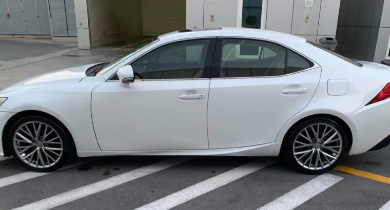 Lexus IS250 full option 2014 Gcc for sale