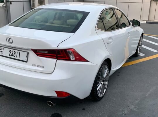 Lexus IS250 full option 2014 Gcc for sale