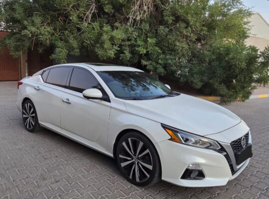 Nissan Altima SL 2020 Gcc full option for sale