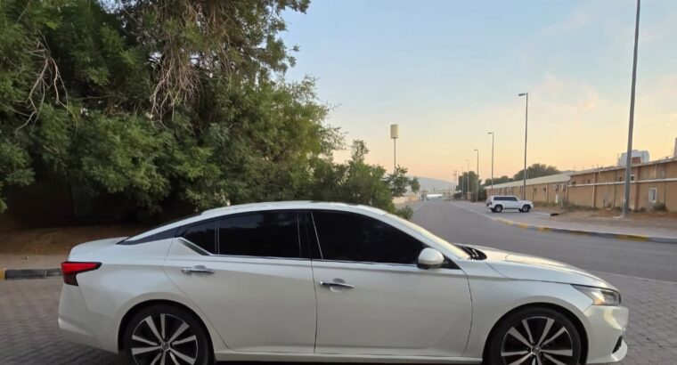 Nissan Altima SL 2020 Gcc full option for sale