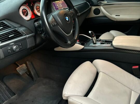 BMW X6 50i full option 2013 Gcc full option