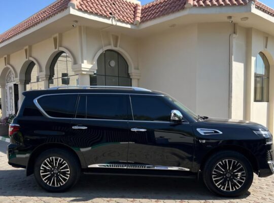 Nissan patrol platinum 2022 Gcc fully loaded