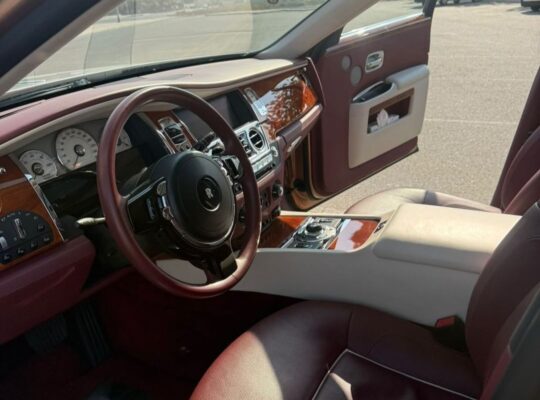 Rolls Royce Ghost 2014 full option Gcc