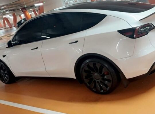 Tesla model Y performance 2023 Gcc